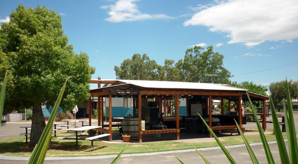 Roma Big Rig Tourist Park Hotel Exterior photo