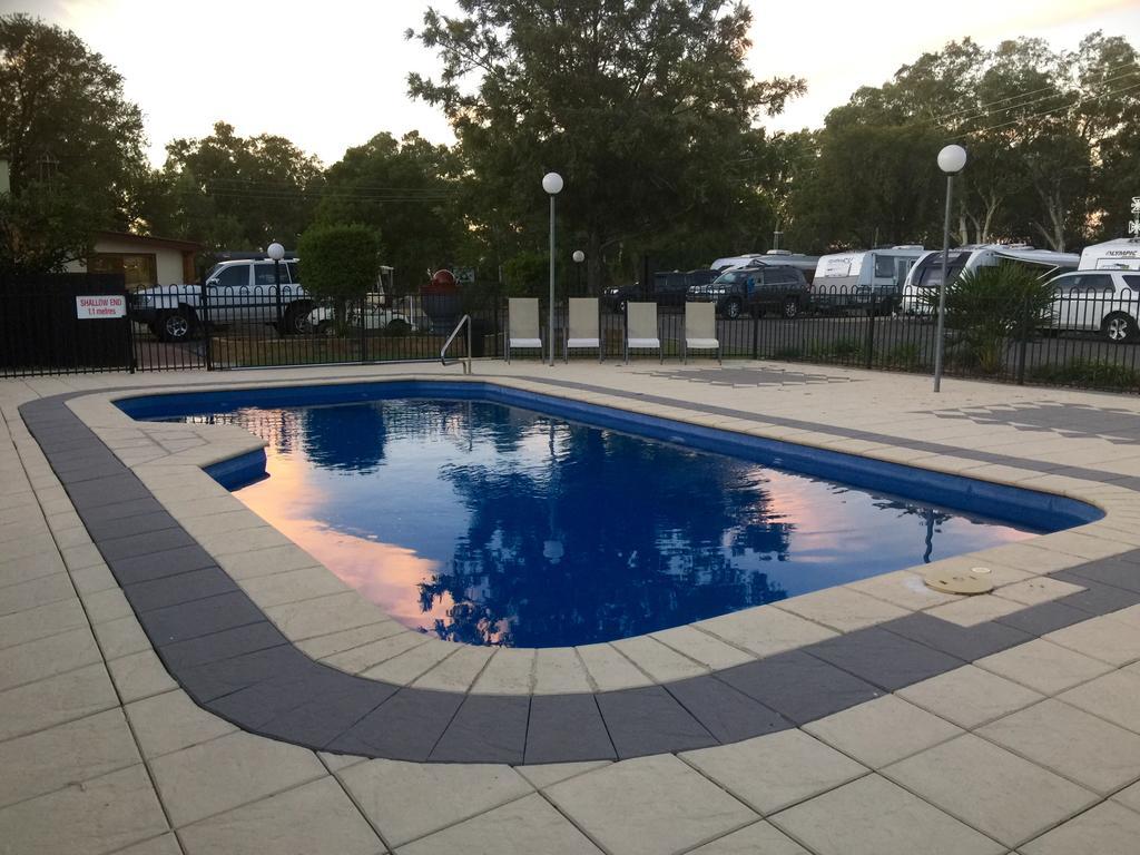 Roma Big Rig Tourist Park Hotel Exterior photo